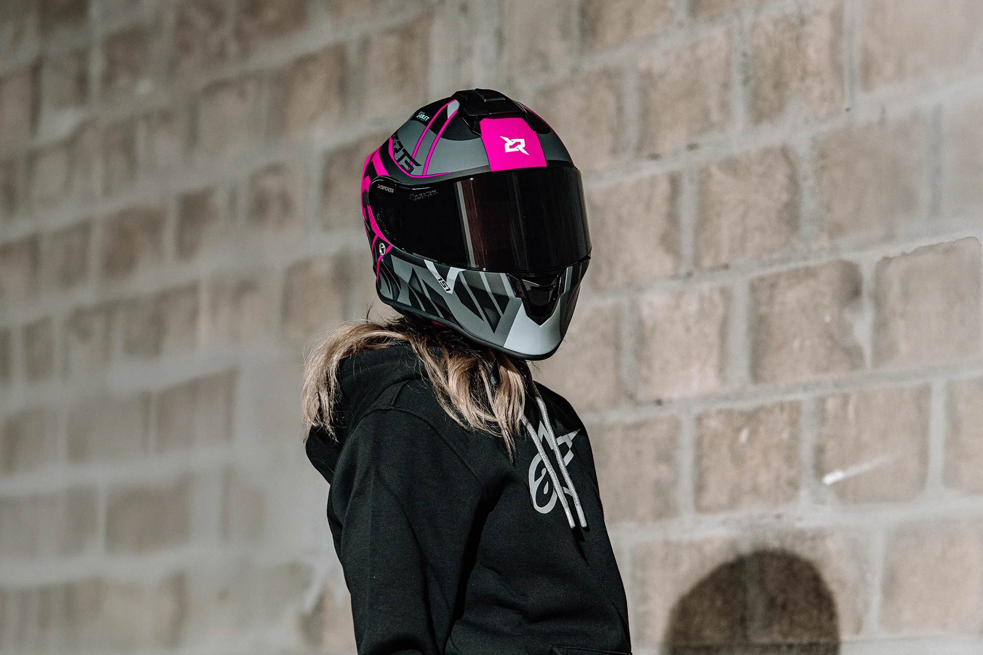 por-que-es-importante-cambiar-tu-casco-cada-cierto-tiempo_x-sports
