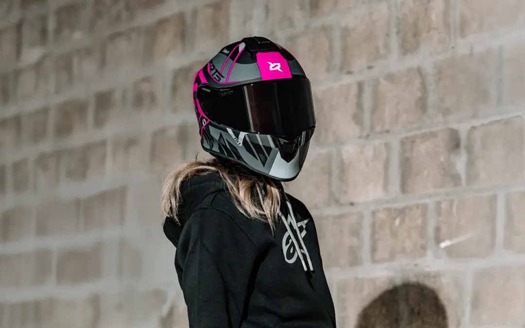¿Por qué es importante cambiar tu casco cada cierto tiempo?