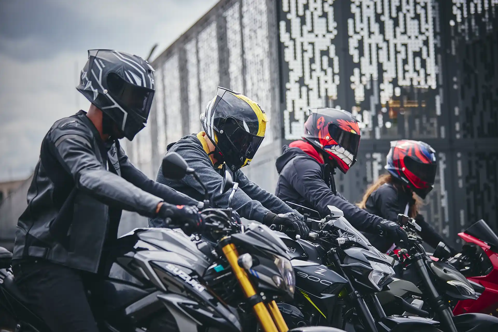 xsports-helmets-banner-blog-cascos-marvel